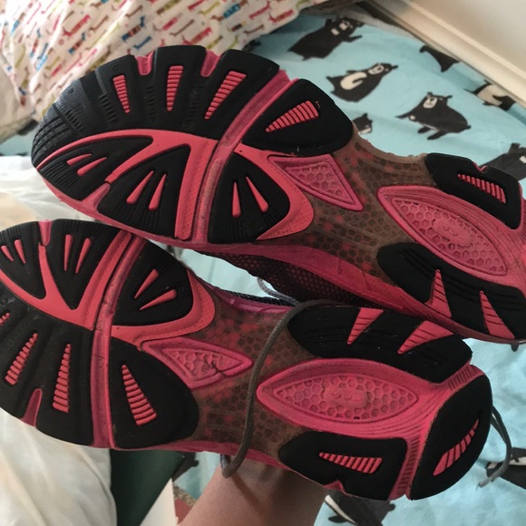 Pink ASICS - Picture 3 of 3